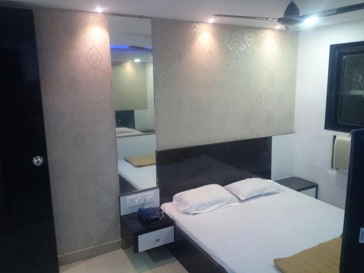 Prince International Navi Mumbai Esterno foto