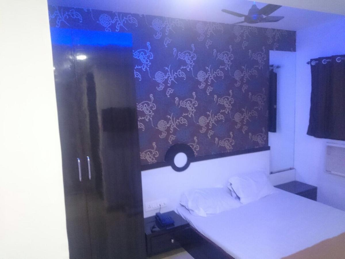 Prince International Navi Mumbai Esterno foto