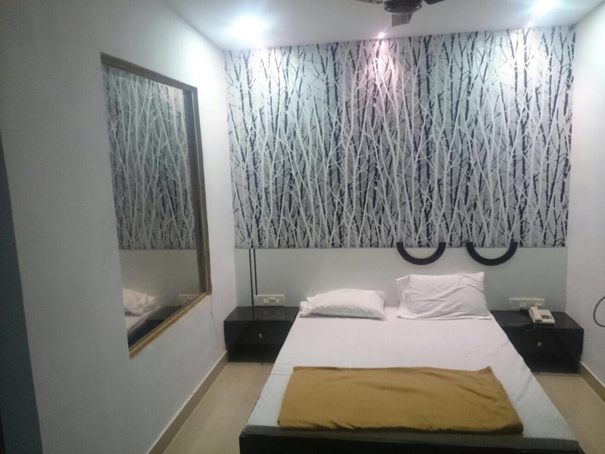 Prince International Navi Mumbai Esterno foto